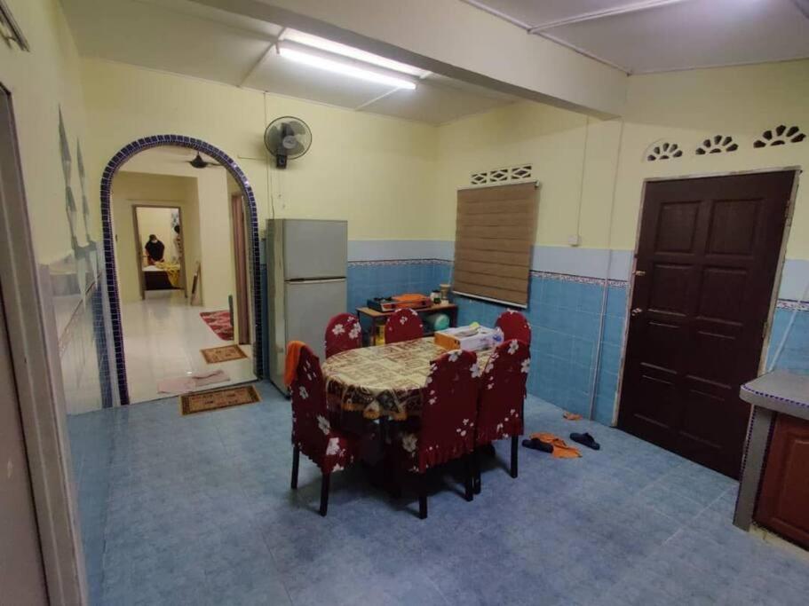 Adeeba Homestay Kuantan Kültér fotó