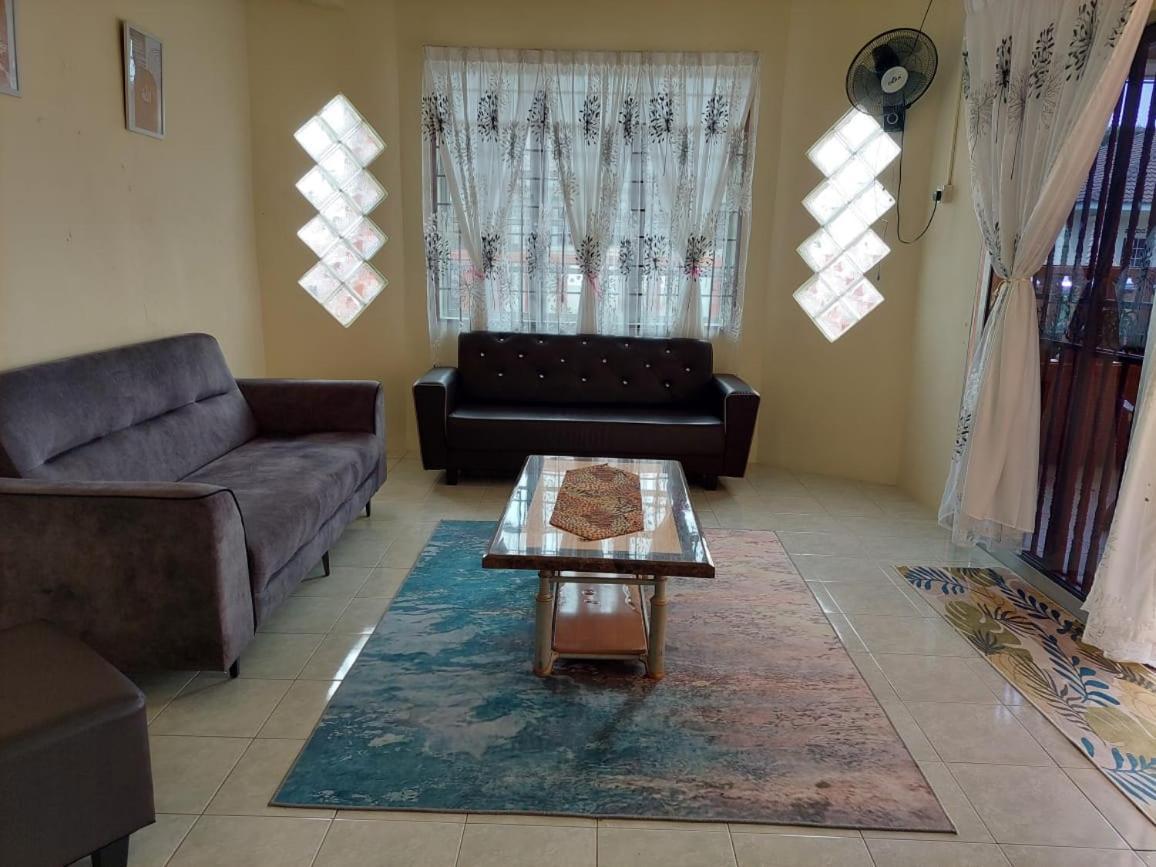Adeeba Homestay Kuantan Kültér fotó